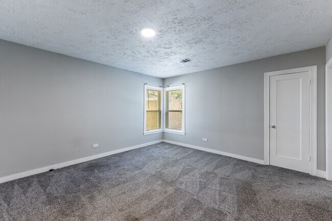 Building Photo - 1528 22nd St