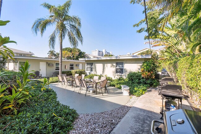 Building Photo - 3230 NE 13th St