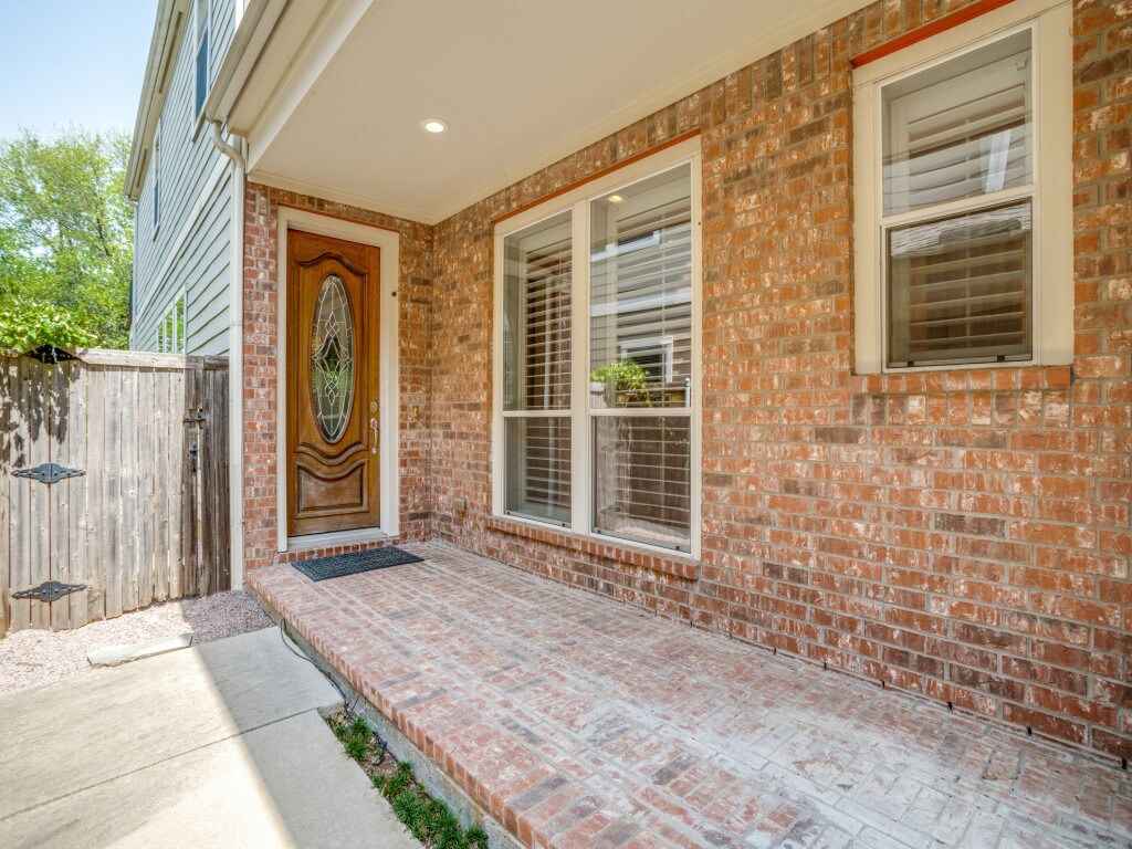 Building Photo - 4523 W University Blvd