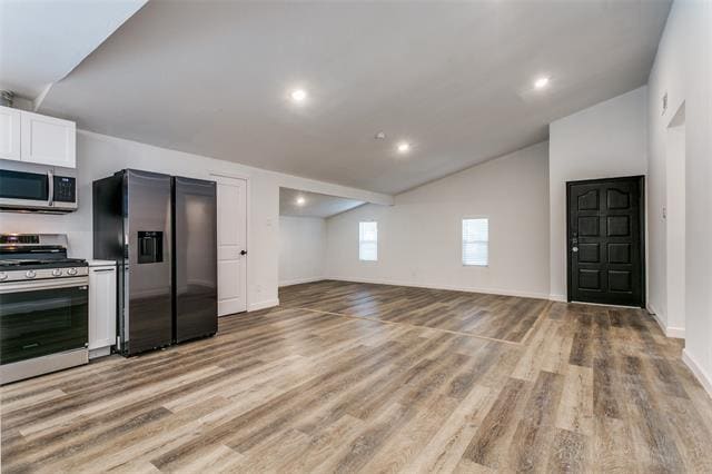 Building Photo - 1535 Carnation Dr