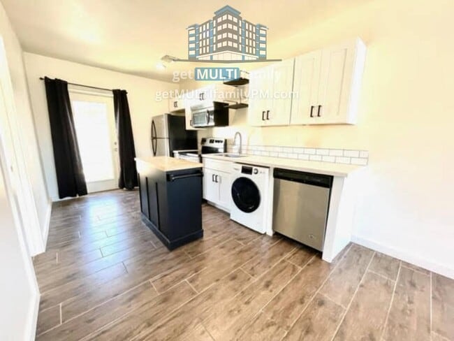 Building Photo - 1402 E McKinley St