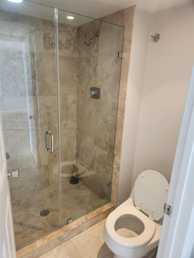 Building Photo - 20355 NE 34th Ct