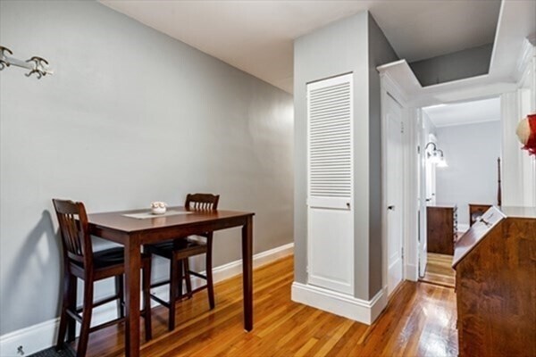 Building Photo - 5 Vinal St