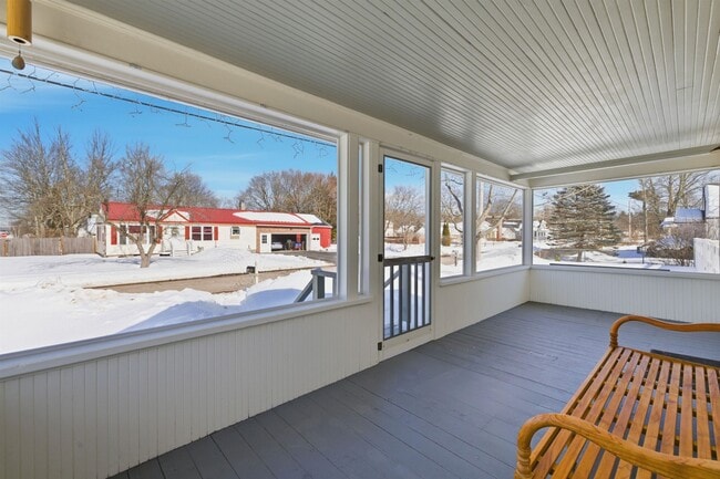 Building Photo - 26 Snow St