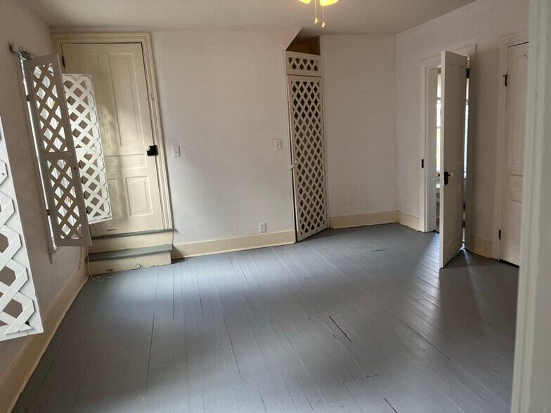 Building Photo - 44 Middle St