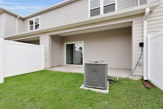 Building Photo - 4915 SW 81st Lp