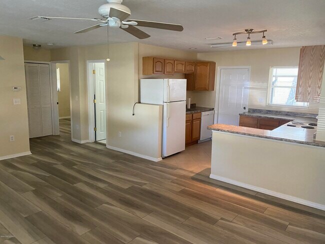 Building Photo - 1060 Cable Ln NE