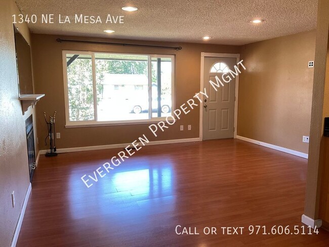 Building Photo - Freshly Remodeled 3BD Gresham Ranch | $239...