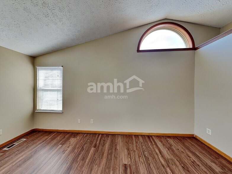 Building Photo - 375 Highbanks Valley Dr