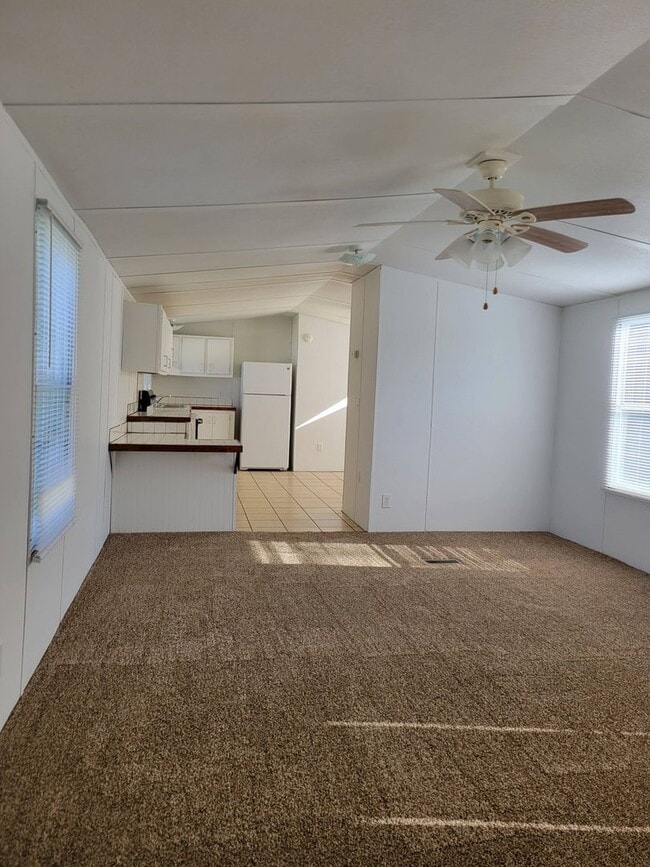 Building Photo - Ready to Move in