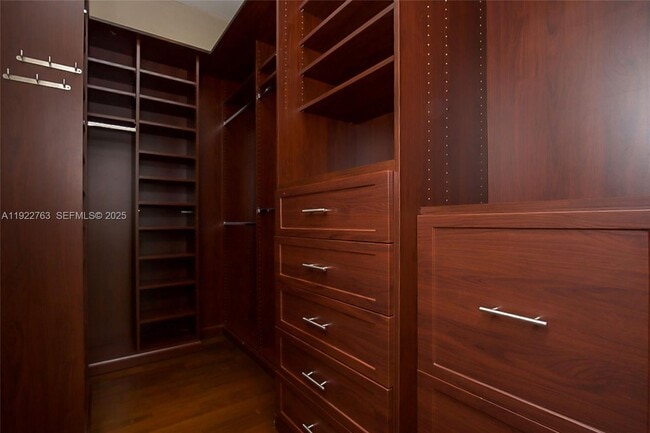 Building Photo - 1400 Alberca St