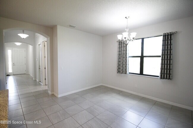 Building Photo - 3039 Burghley Park Way