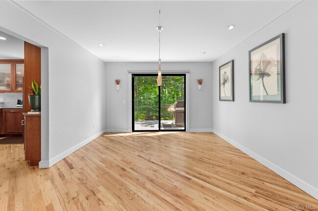 Building Photo - 27 Stone Cabin Rd