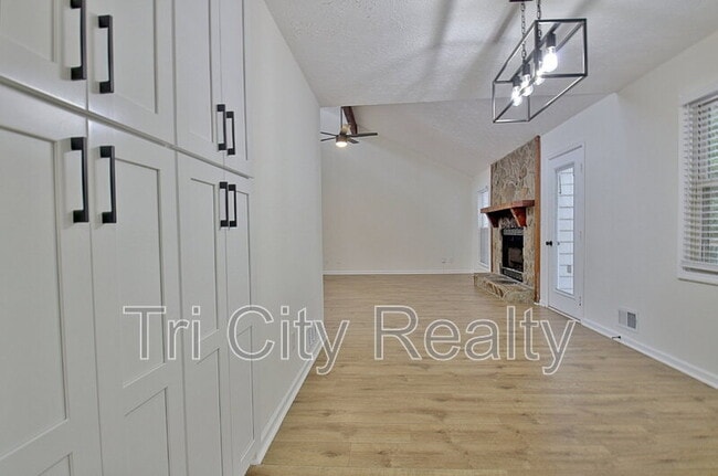 Building Photo - 150 Drennan Dr