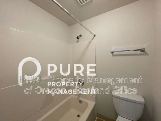 Building Photo - 8584 SE 72nd Ave