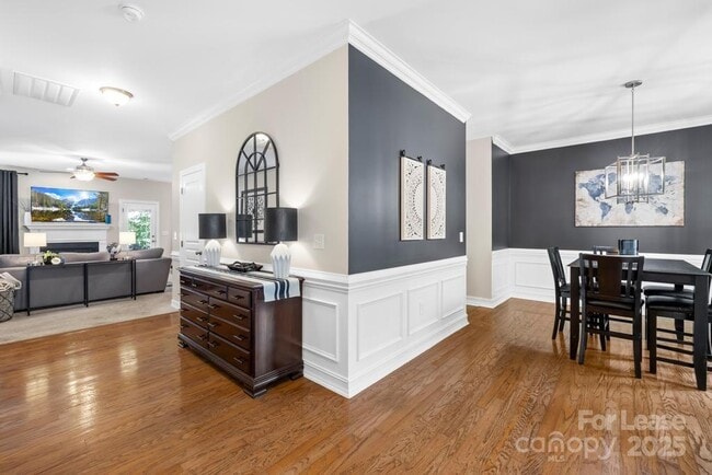 Building Photo - 18810 Coachmans Trace