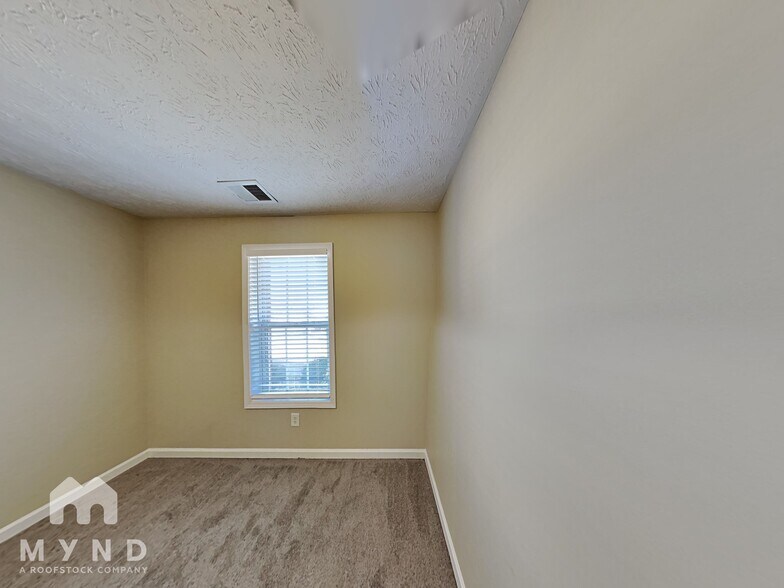 Building Photo - 185 Waters Edge Dr