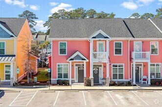 Building Photo - High Market in Market Common