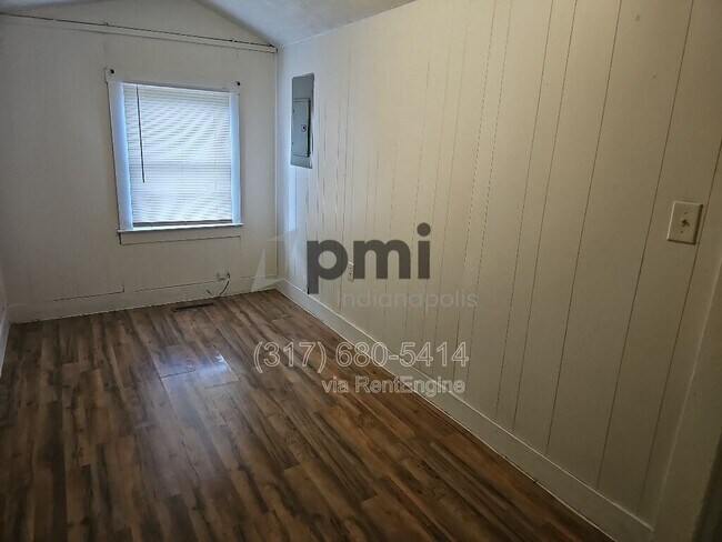 Building Photo - 835 S Old US Hwy 31