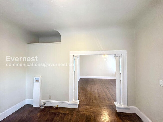 Building Photo - 714 60th St