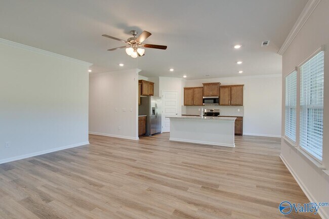 Building Photo - 113 Duskwood Dr