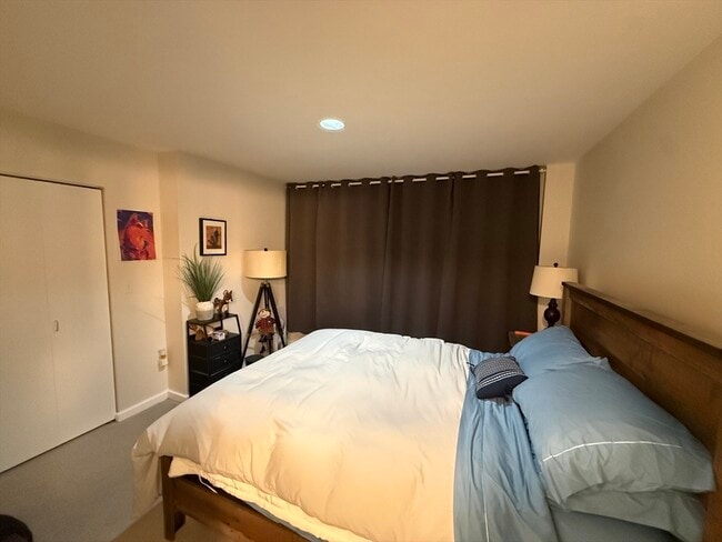 Building Photo - 18-20 E Springfield St