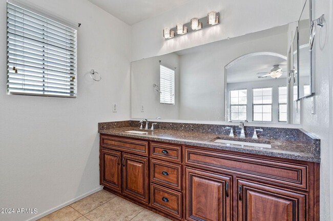 Building Photo - 3771 E Kristal Way