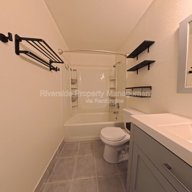 Building Photo - 2255 Cahuilla St