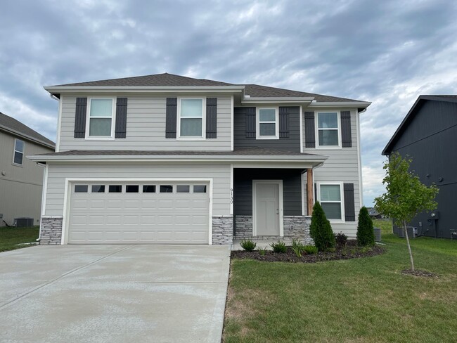 Primary Photo - Brand new 4 bedroom available in Blue Spri...