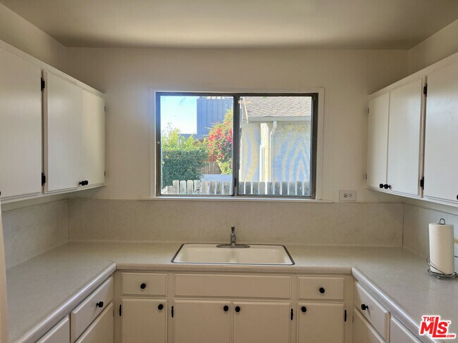 Building Photo - 4316 Perlita Ave