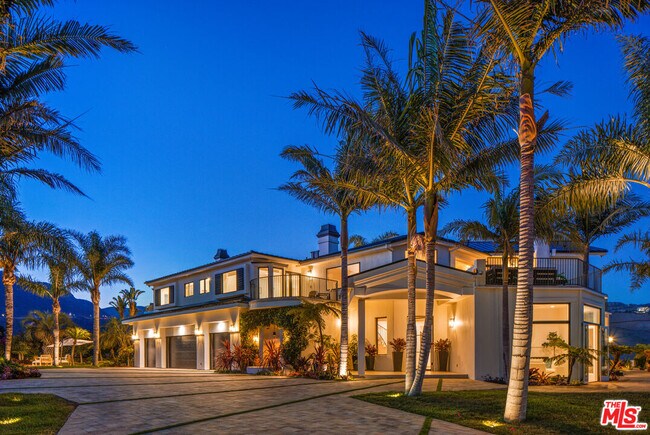 Building Photo - 5868 Zumirez Dr