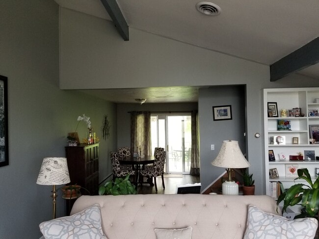 Building Photo - Ridgewood