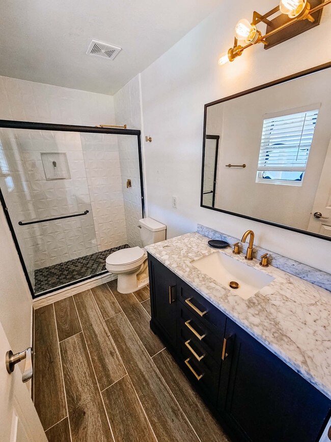 Building Photo - 3552 N Riverhaven Dr