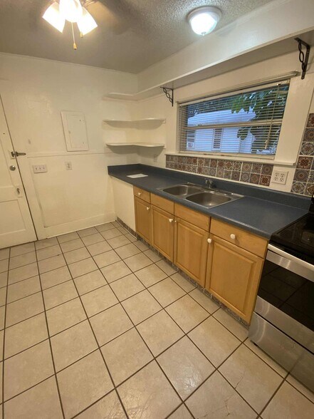 Building Photo - 2315 15TH AVE