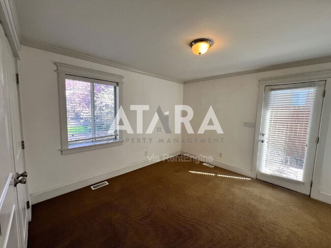 Building Photo - 2559 Wilmington Ave