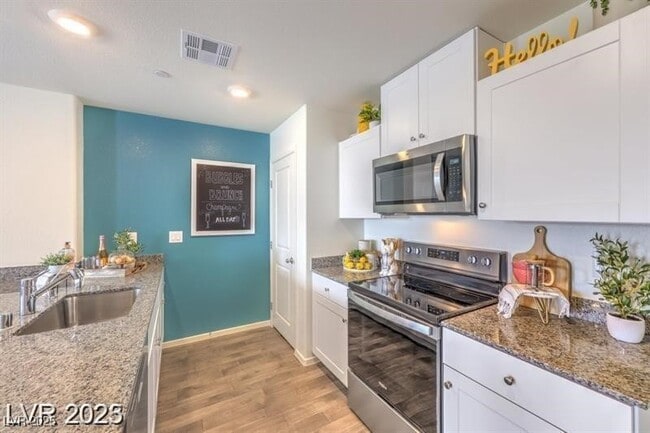 Building Photo - 9114 Hitmaker St