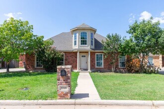 Building Photo - 3310 Silver Oaks Dr