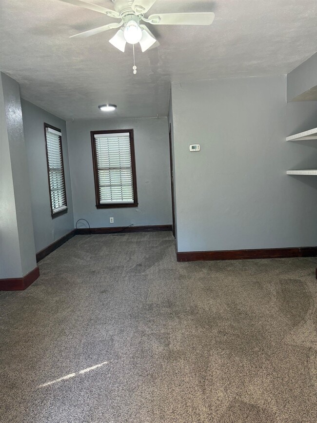 Building Photo - 1338 Colonial Dr