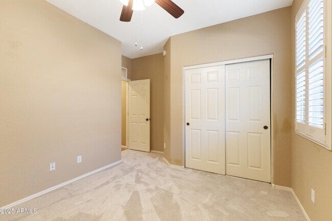 Building Photo - 2992 E Ravenswood Dr