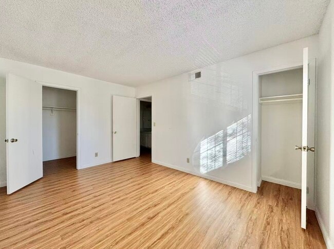 Building Photo - 4310 Sanderling Cir