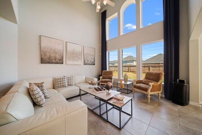 Building Photo - 1707 Benbrook Hollow Ln