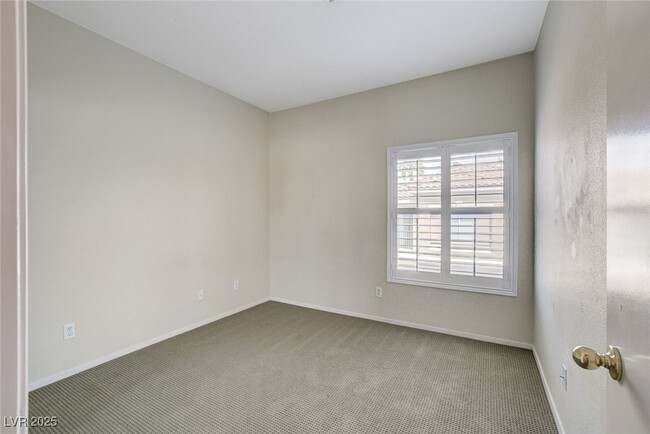 Building Photo - 251 S Green Valley Pkwy