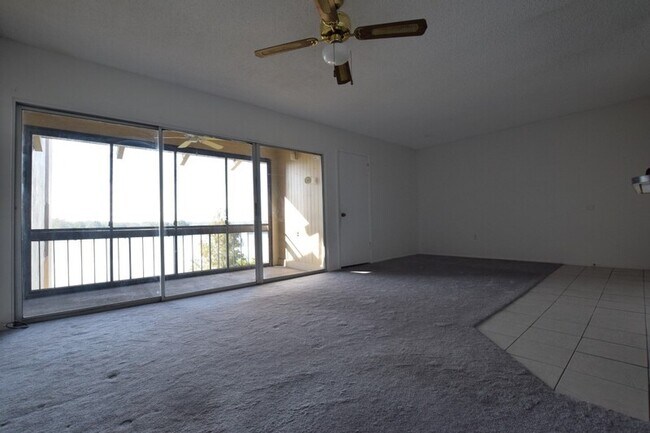 Building Photo - 576 Orange Dr