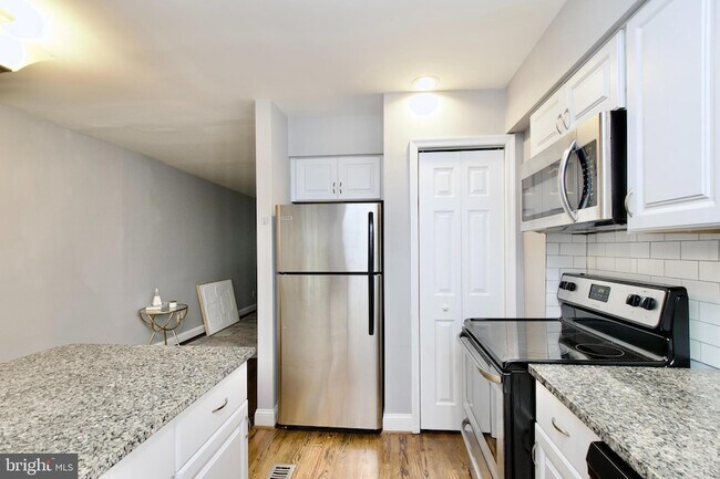 Building Photo - 1365 Talbert Terrace SE