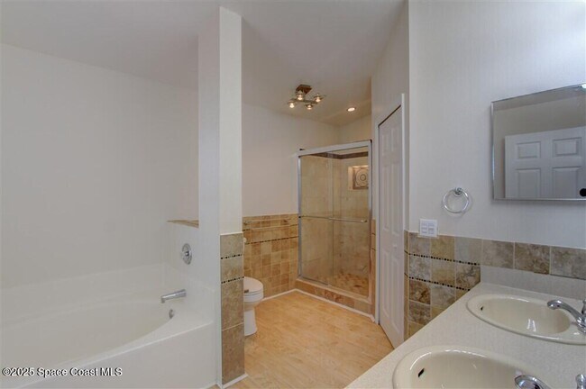 Building Photo - 2138 Caledonia Pl