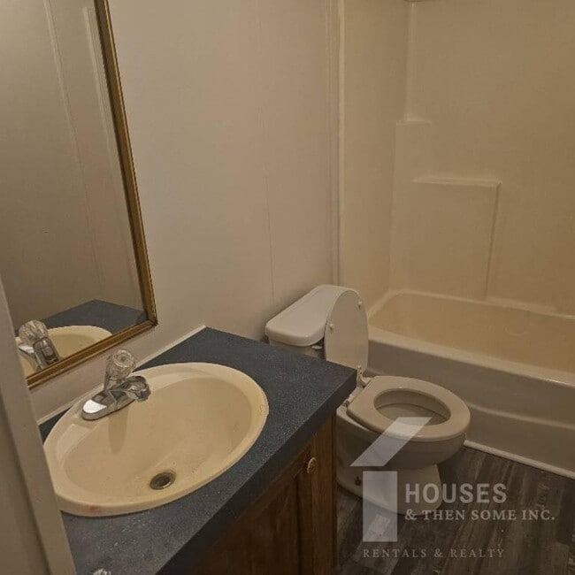 Building Photo - 224 Double Bridge Rd