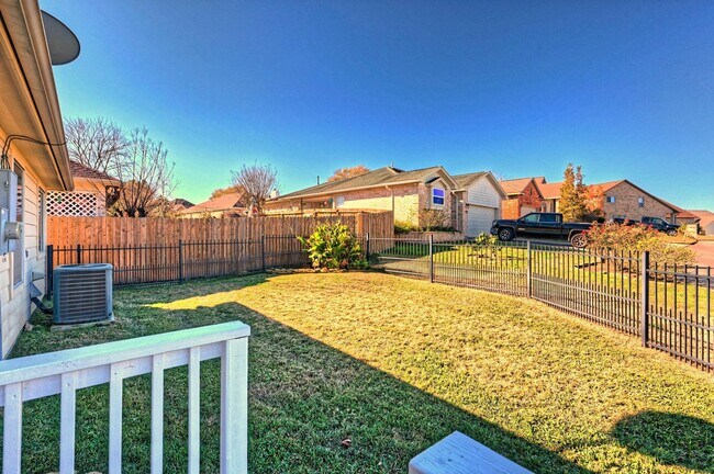 Building Photo - 108 Cove Cir