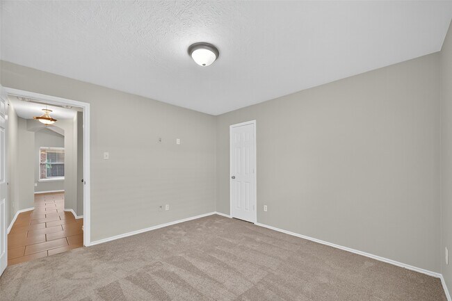 Building Photo - 1907 Meadow Edge Ln