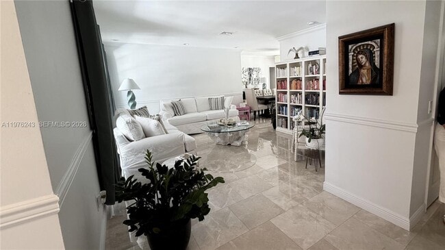 Building Photo - 5920 Maynada St