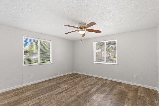 Building Photo - 8524 Dandy Ave